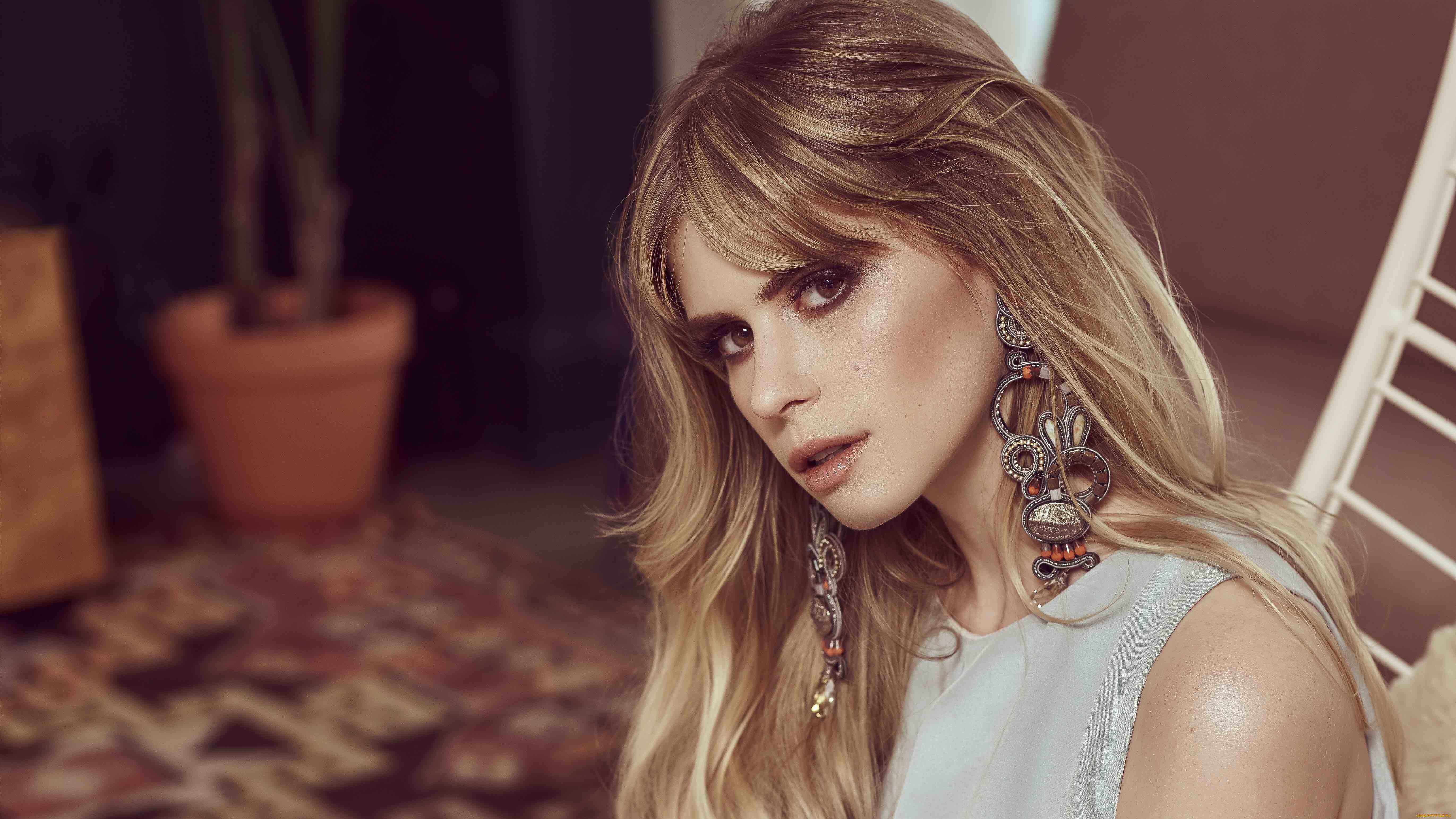 Carlson's. Carlson young актриса. Фото лица девушки. Кинозвезды Голливуда групповые женщины. Обои скандинавские девушки.